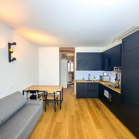 Apartmán Modern Two-room With Balcony 2km From The Center